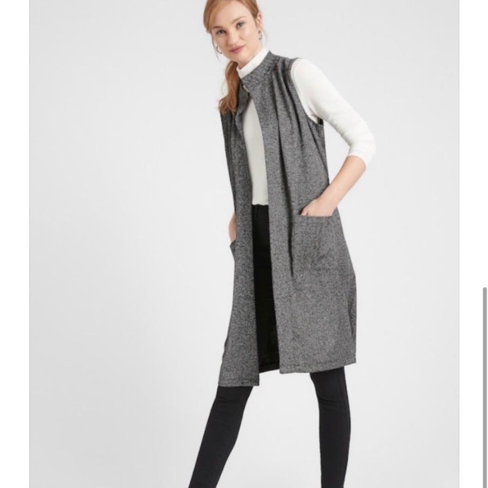 Banana Republic Long Knit Vest in Black and White Size S